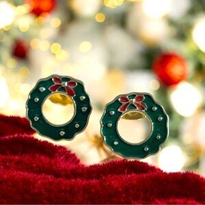 VINTAGE AVON WOMEN'S CHRISTMAS ENAMEL WREATH EARRINGS